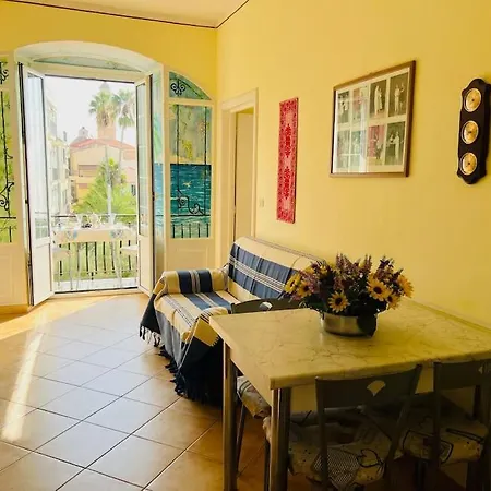 Casa Biondina - Il Mare Da Ogni Finestra Apartman